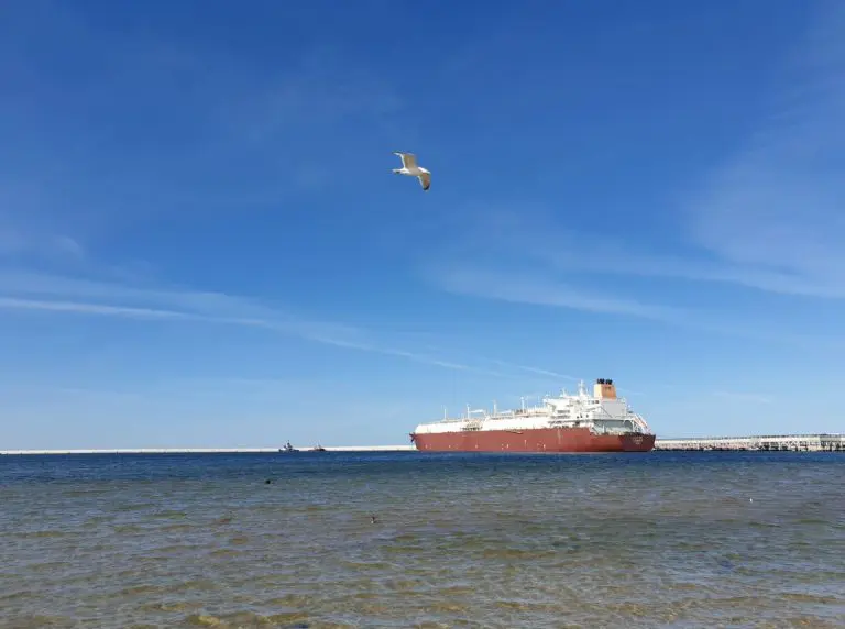 Al Gattara LNG carrier at the Swinoujscie facility