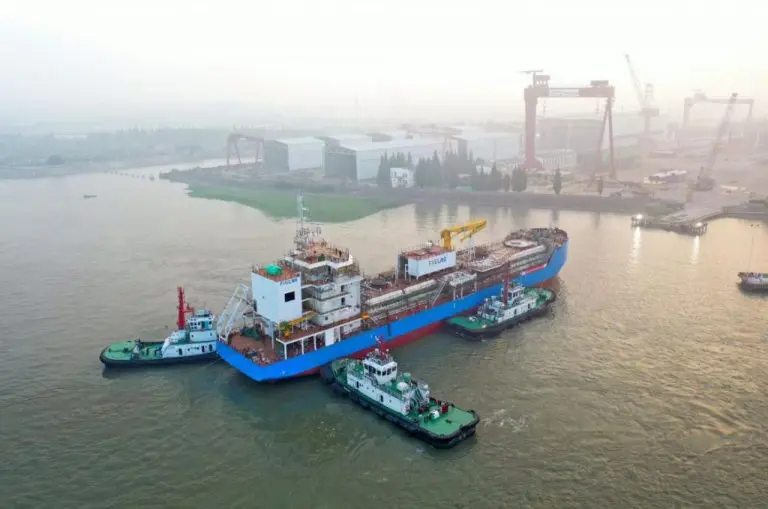 FueLNG bunkering vessel