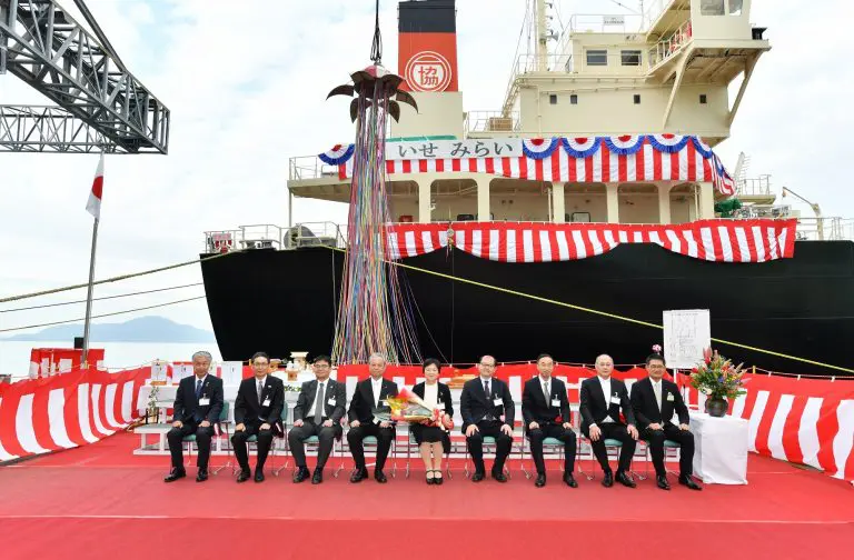 Japan's first coastal LNG-powered bulker delivered