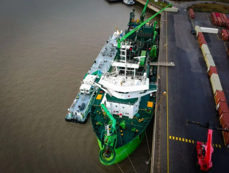 DEME's dredger in first Antwerp LNG bunkering