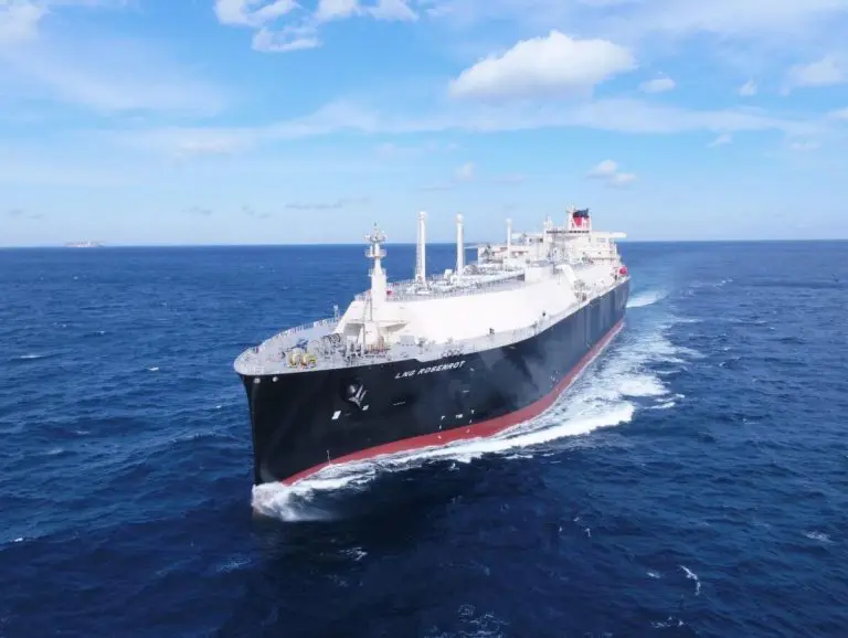 MOL's LNG newbuild starts work for Uniper