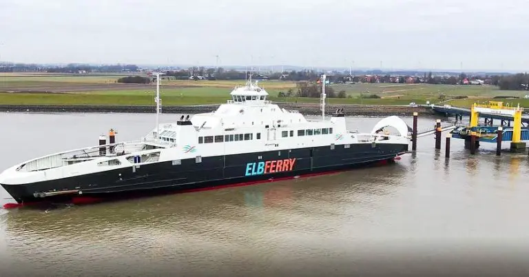 German LNG-powered ferry starts work