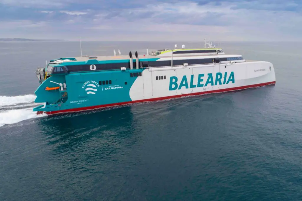 Balearia’s LNG-powered fast ferry wraps up first bunkering op