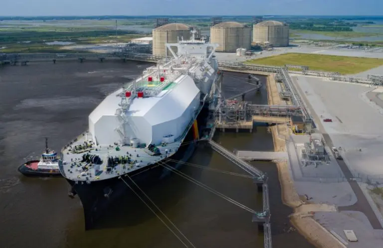 EIA sees flat US LNG exports in 2022