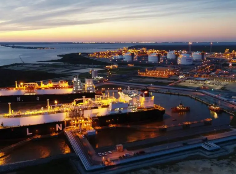 Cheniere wins approval to introduce feed gas to sixth Sabine Pass train