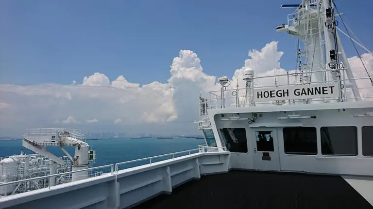 Hoegh LNG inks Brazilian FSRU charter