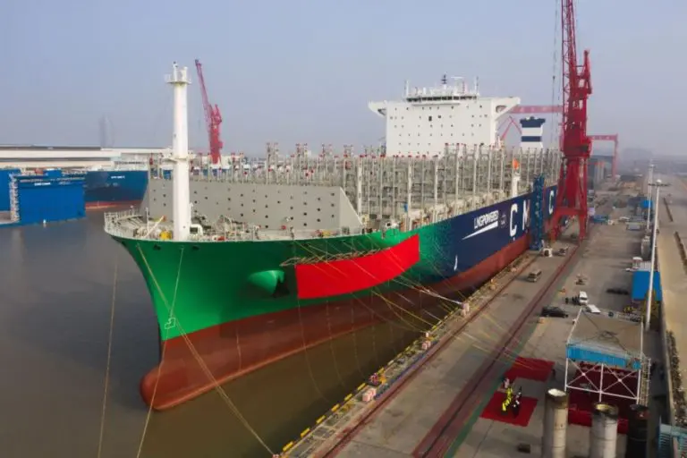 CMA CGM welcomes LNG-fueled Everglade