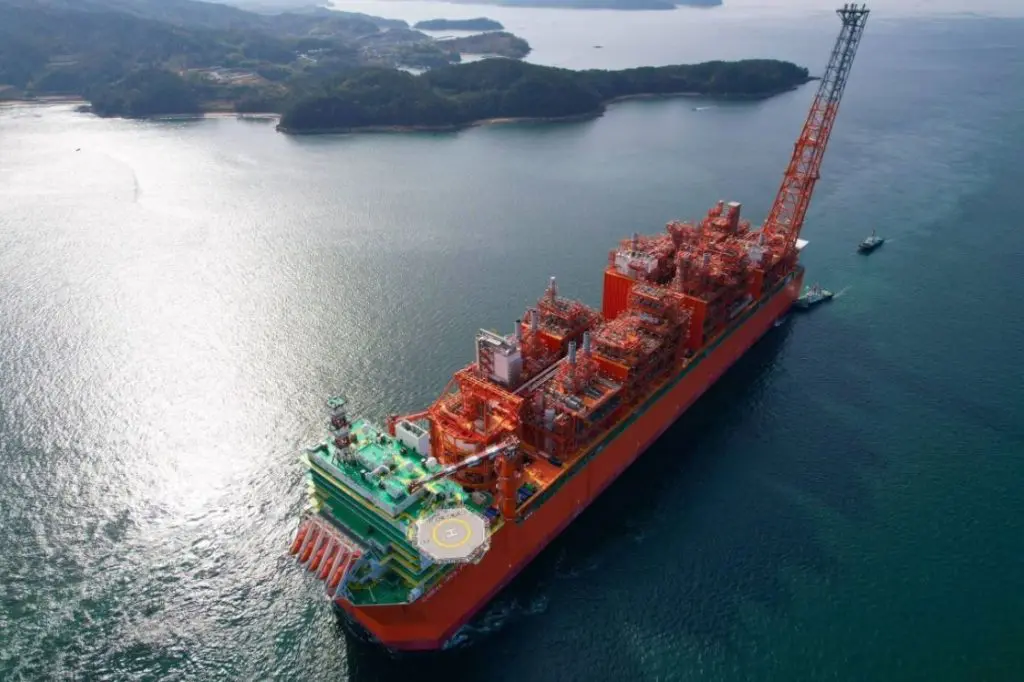 Eni's floating LNG producer arrives in Mozambique