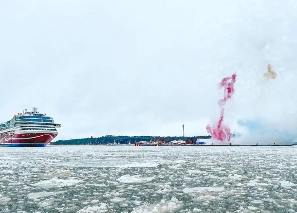 Viking Line’s LNG-powered newbuild arrives in Turku