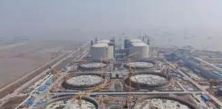 CNOOC world’s largest LNG storage tanks taking shape