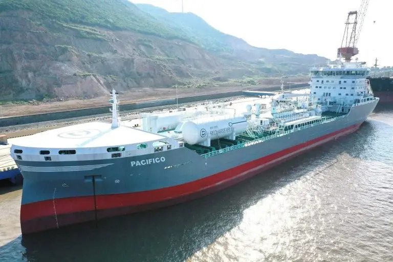 Donsotank takes delivery of second LNG-powered tanker in China