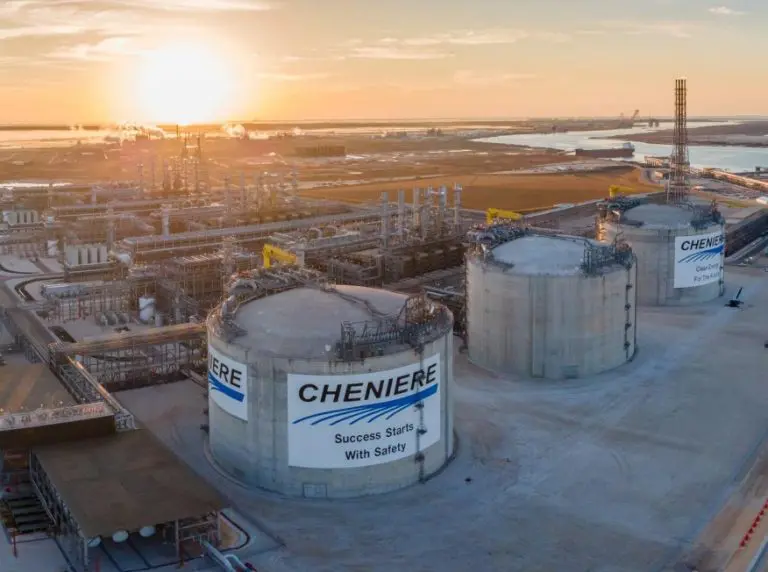 Chart books order for Corpus Christi LNG expansion project