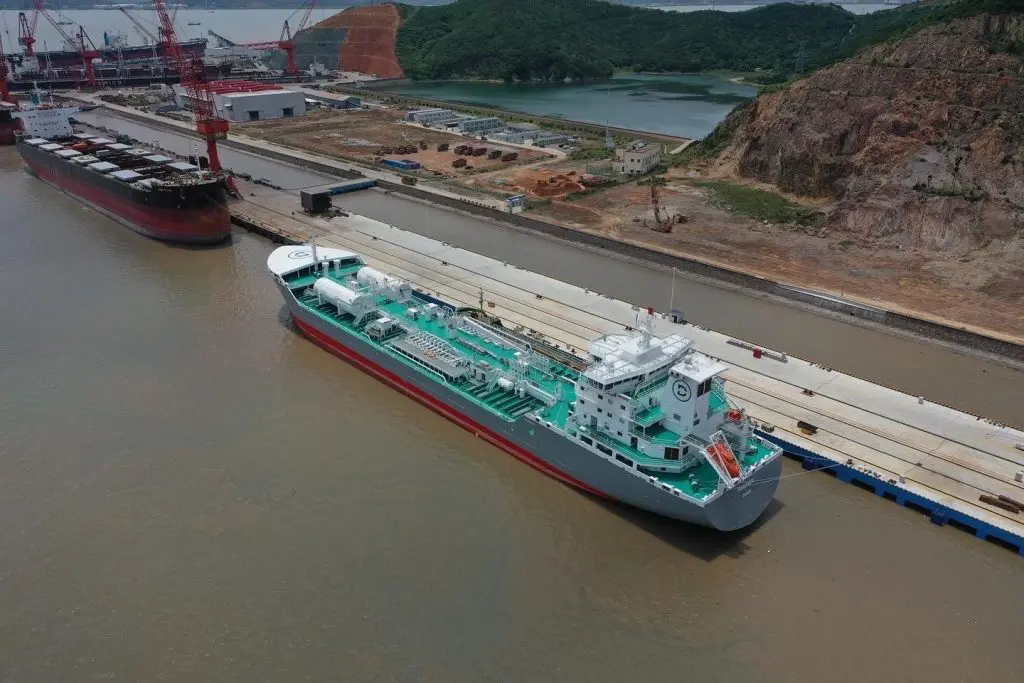 Donsotank takes delivery of second LNG-powered tanker in China