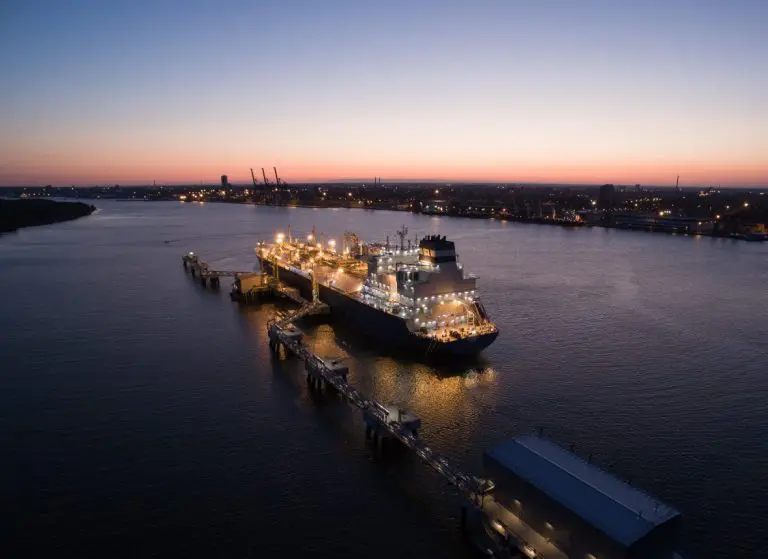 Lithuanian FSRU wraps up 300th STS LNG transfer