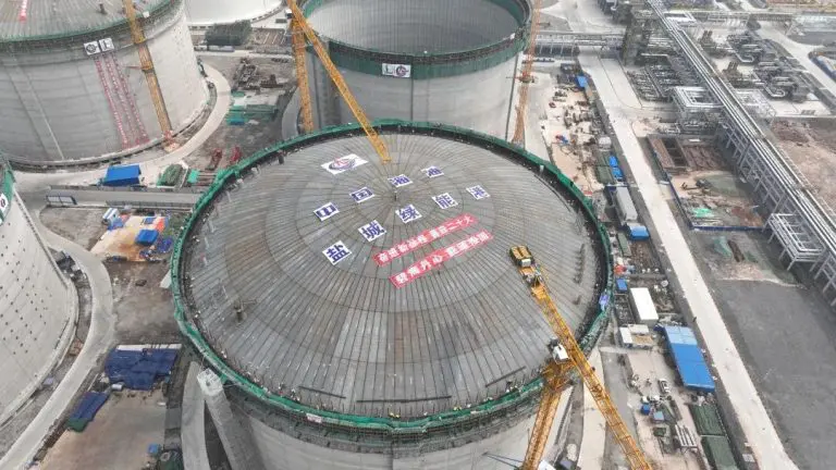 CNOOC: roofs raised on three giant LNG tanks