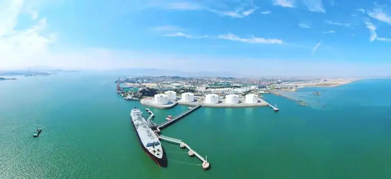 China's CNOOC in Fujian LNG terminal milestone