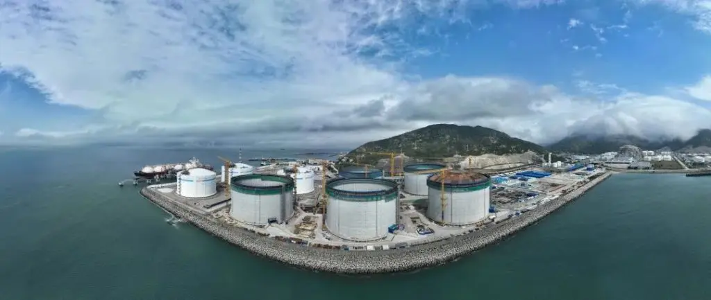 CNOOC's Zhuhai LNG terminal gets 300th cargo