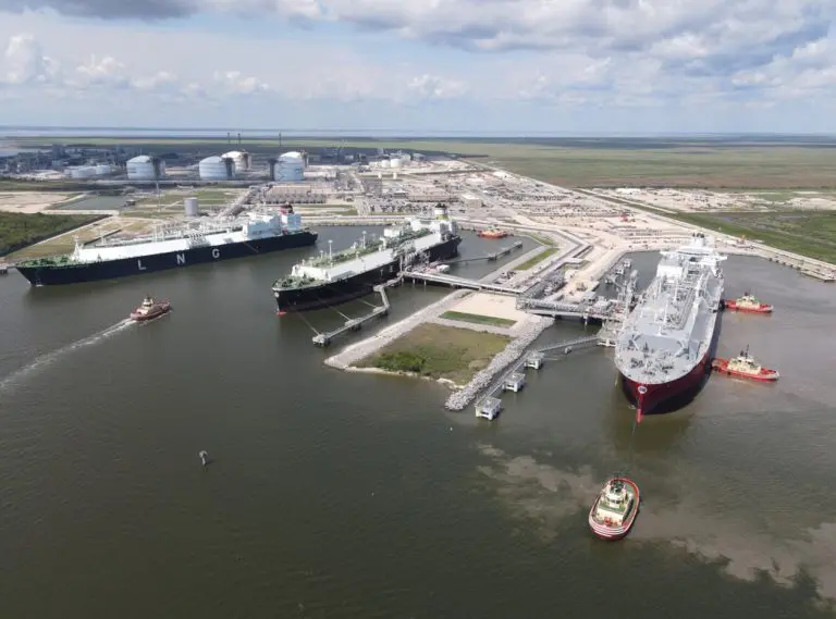 Cheniere submits Sabine Pass LNG expansion plan, revenue surges to $33.4 billion