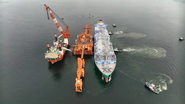 Hong Kong's first FSRU arrives at new jetty