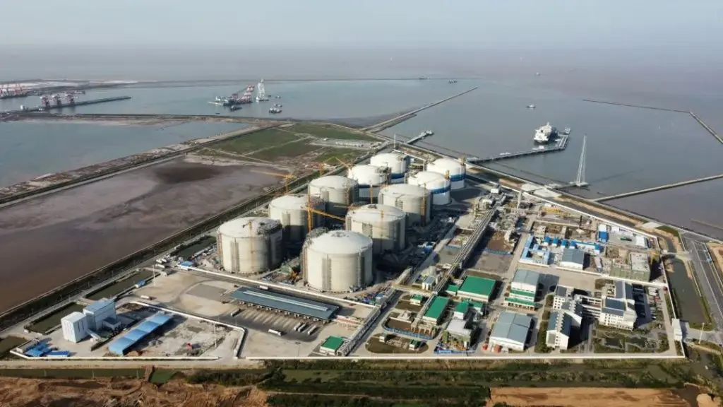 CNOOC's Binhai LNG import terminal hits milestone