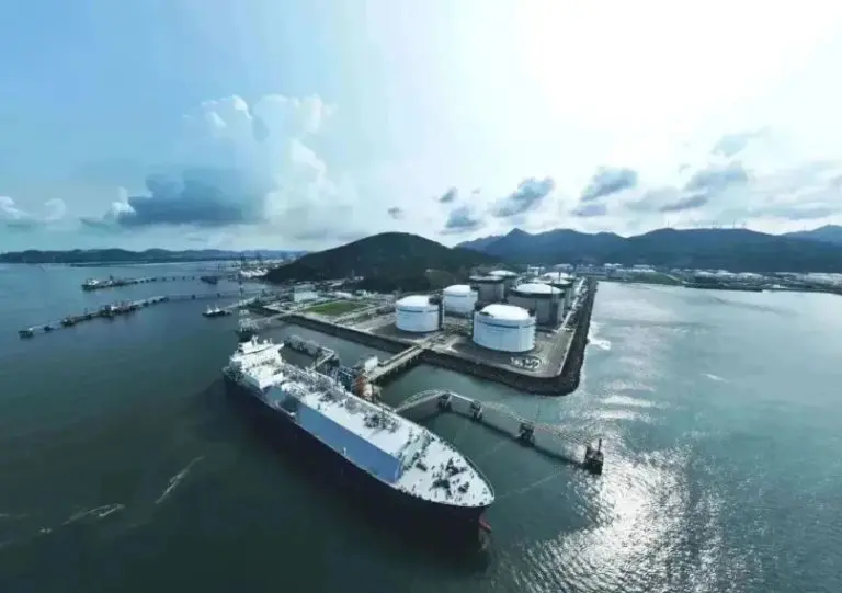 CNOOC progresses work on giant Zhuhai LNG tanks