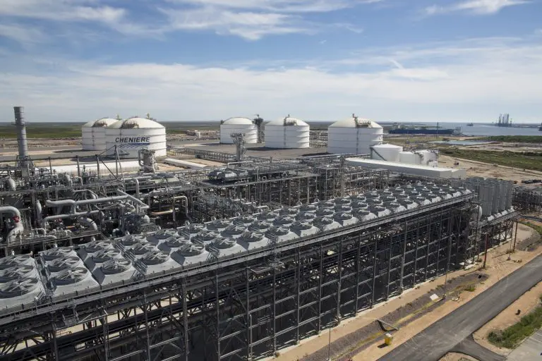 US weekly LNG exports climb to 27 cargoes