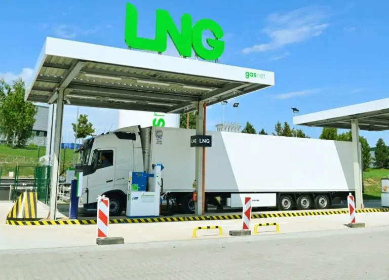 GasNet opens new Czech LNG fueling station