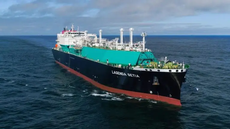 K Line names newbuild LNG carrier in China