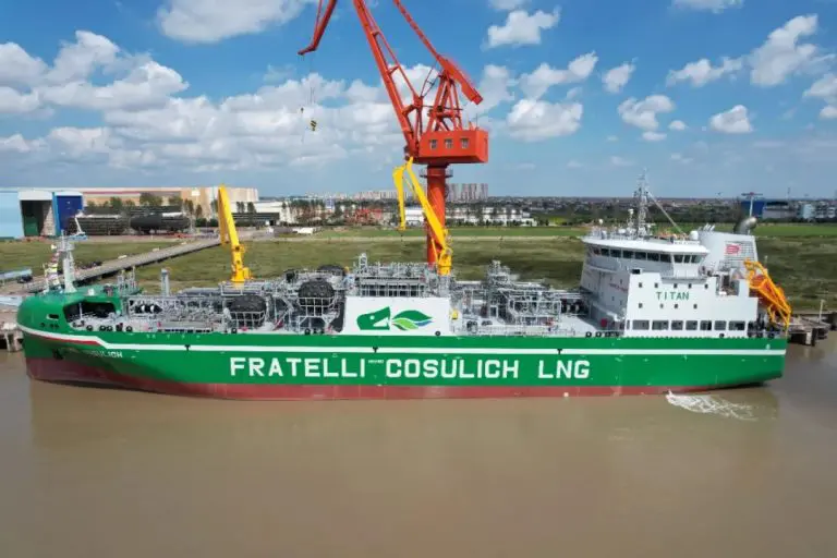 Fratelli Cosulich takes delivery of first LNG bunkering ship in China