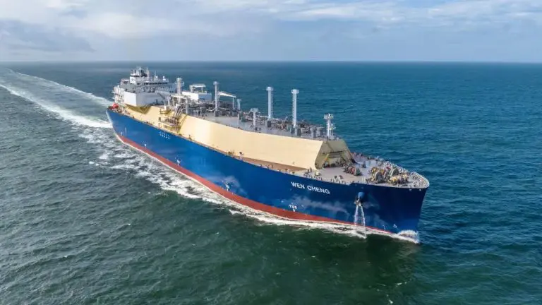 Hudong-Zhonghua delivers LNG carrier to CSSC Shipping