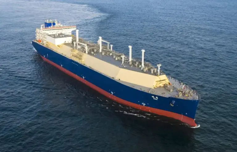 Hudong-Zhonghua delivers LNG carrier to Cosco