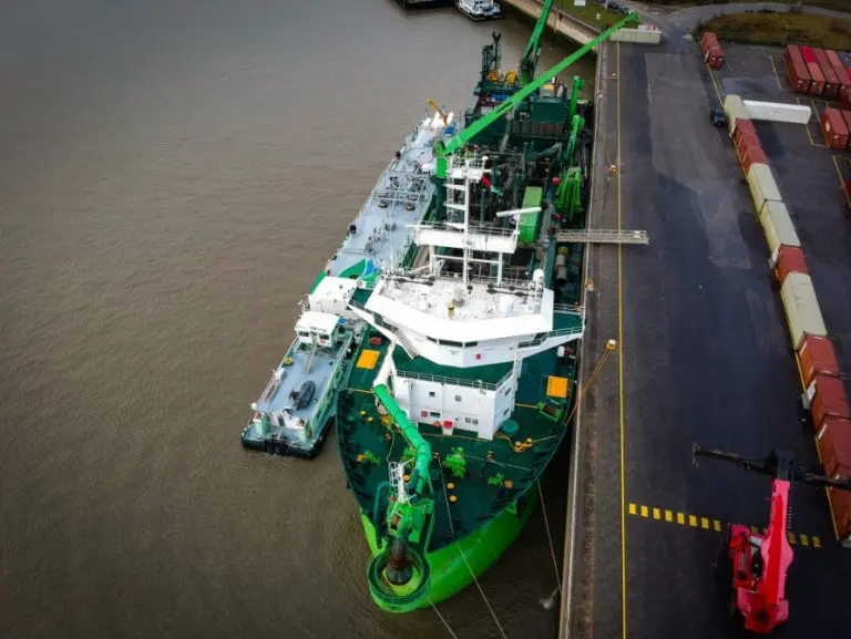 Molgas buys stake in Dutch LNG supplier Titan