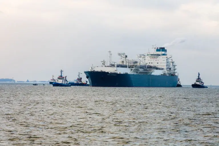 Fairplay Towage bags German LNG terminal gig