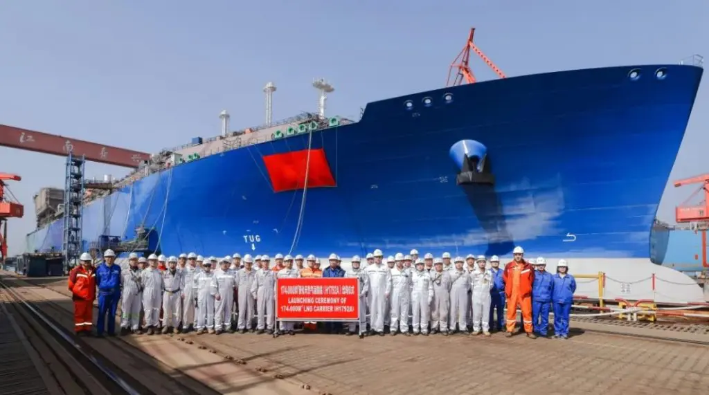 Hudong-Zhonghua launches two LNG carriers