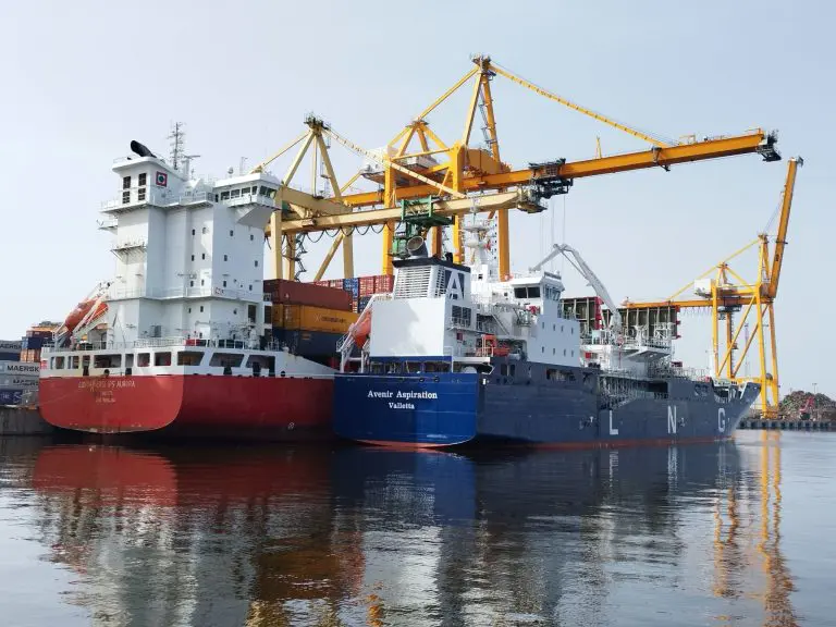 Avenir wraps up first STS LNG bunkering op in Lithuania's Klaipeda