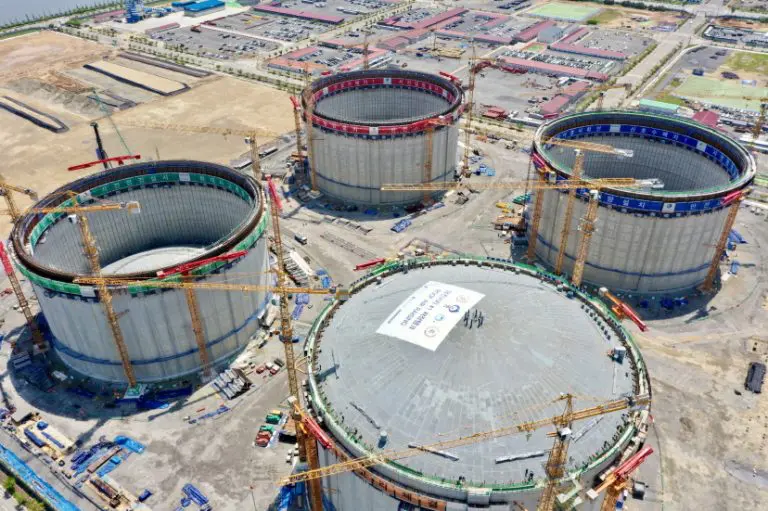 South Korea's Kogas raises roof on giant Dangjin LNG tank