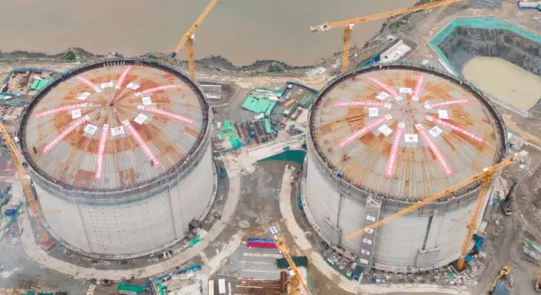 CNOOC raises roofs on giant Zhejiang LNG tanks