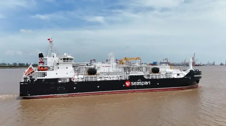 CIMC SOE hands over Seaspan’s first LNG bunkering ship