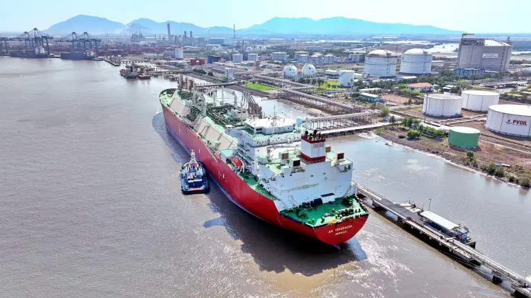 PetroVietnam Gas launches tender for one spot LNG cargo