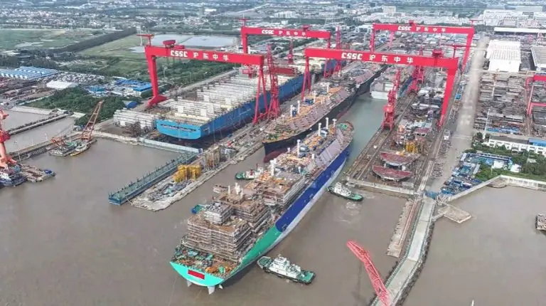 Hudong-Zhonghua launches LNG carrier duo