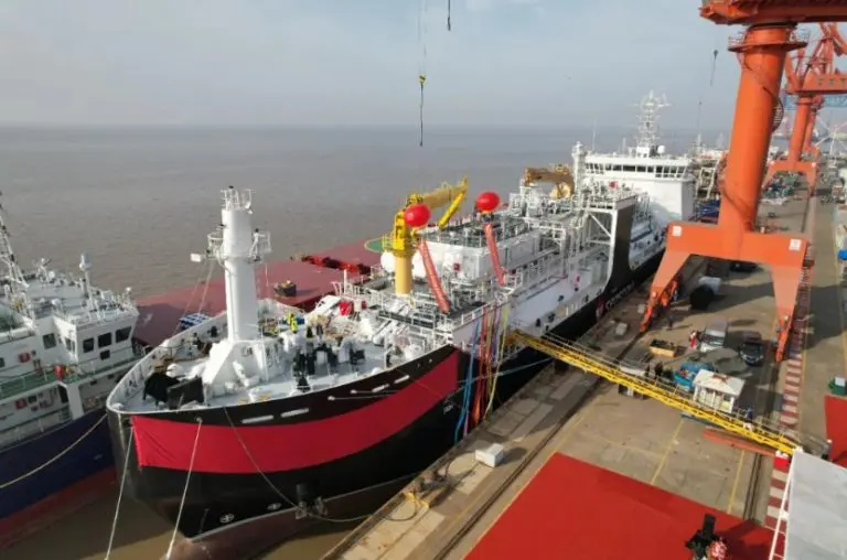 Seaspan takes delivery of third LNG bunkering vessel in China