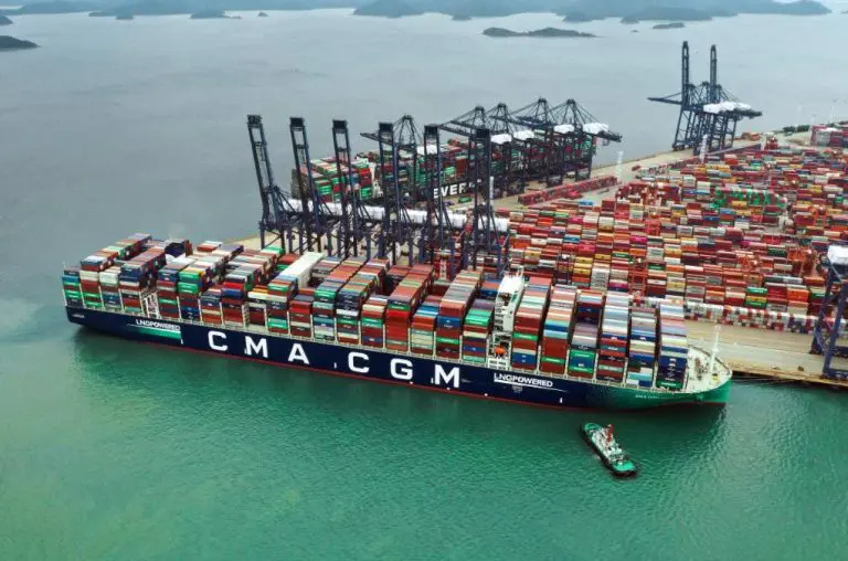 CMA CGM orders 12 LNG-powered containerships at HD Hyundai Heavy