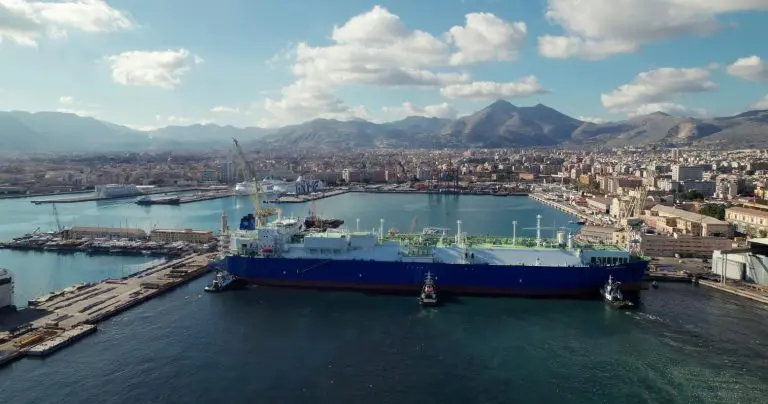 Snam's 170,000-cbm FSRU BW Singapore, which will serve the Ravenna LNG terminal, has left the Fincantieri shipyard in Palermo and is on its way to Spain's Cartagena, according to shipping data.