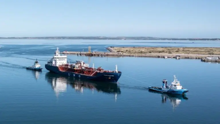 Avenir LNG seals charter deal with Excelerate