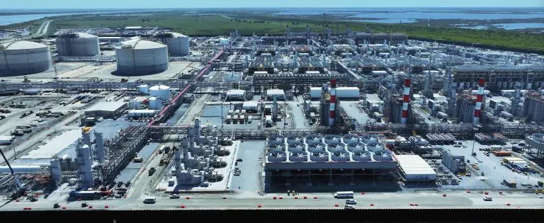 CEO Venture Global to sign multiple 20-year LNG contracts in coming quarters