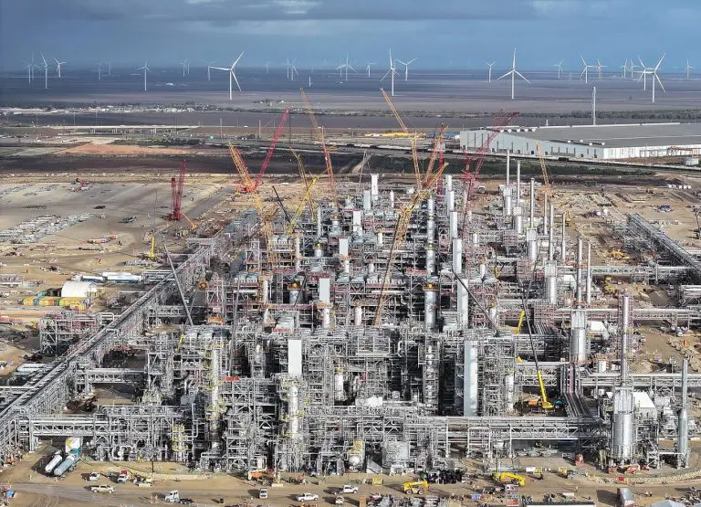 Cheniere to introduce fuel gas to second Corpus Christi LNG expansion train