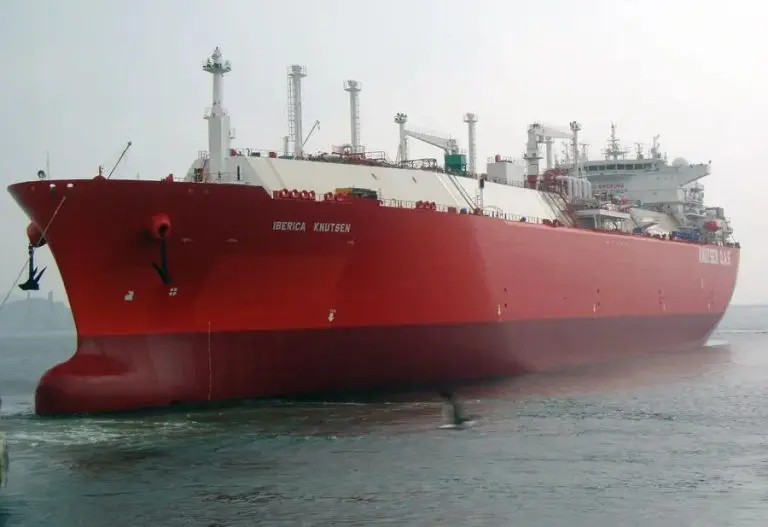 LNG carrier anchors offshore Germany's Mukran after grounding incident