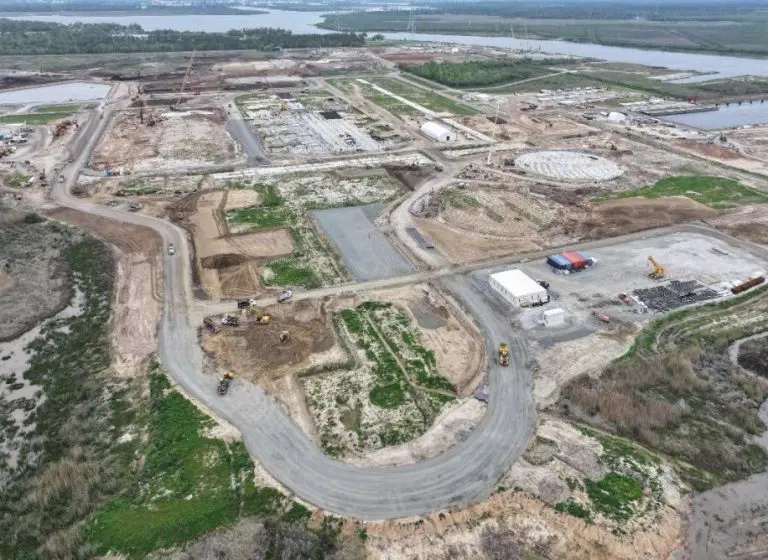 Woodside's Louisiana LNG seeks FERC extension
