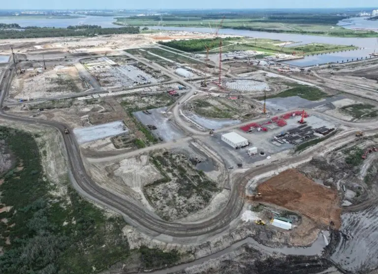 Woodside, Stonepeak wrap up Louisiana LNG stake sale