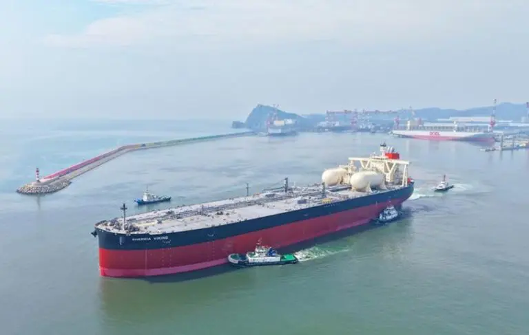 MOL, Equinor name LNG-powered VLCC